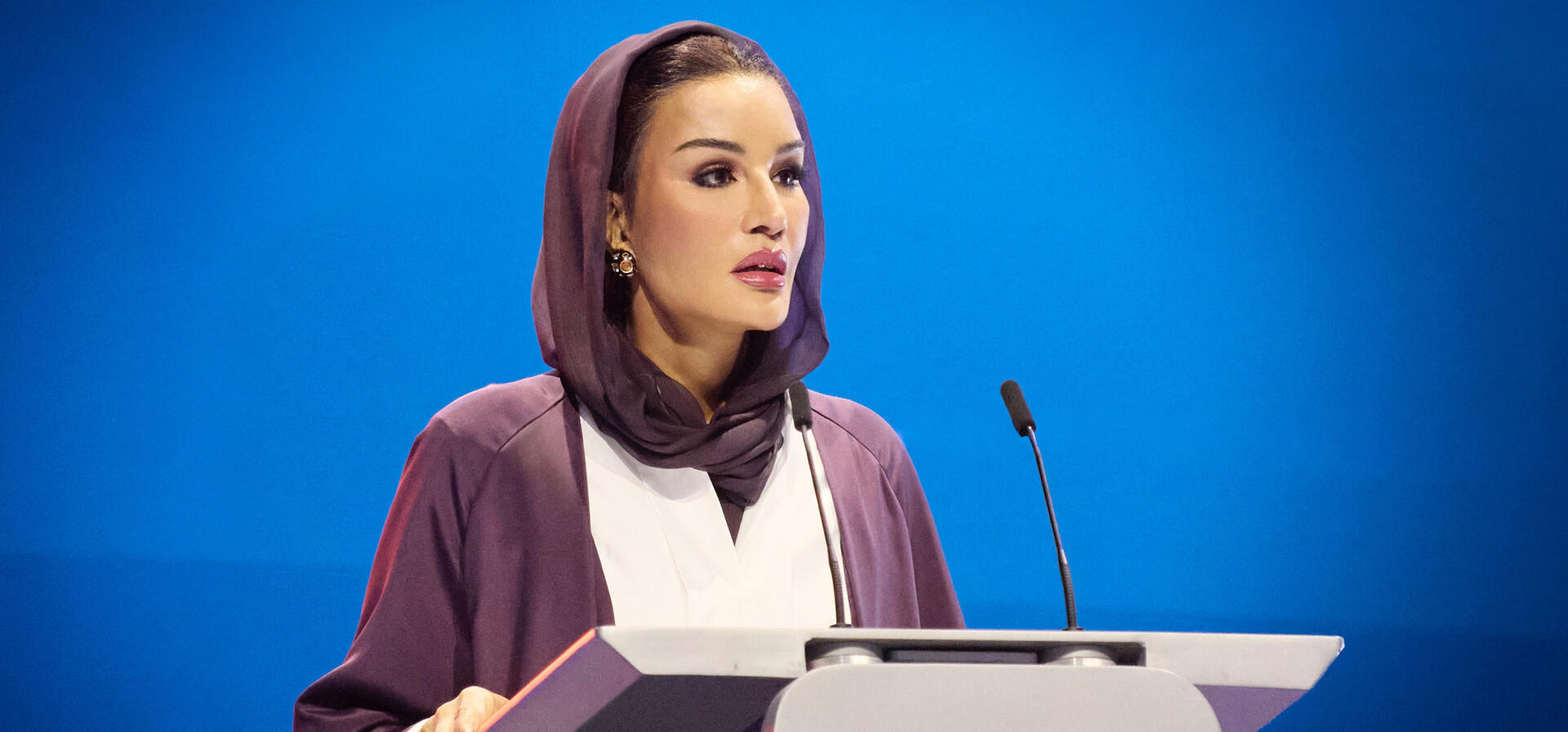 صاحبة السمو الشيخة موزا بنت ناصر تشهد افتتاح قمّة "وايز 12" وتدعو إلى تعليم تَتعزّزُ فيه القيم الإنسانية