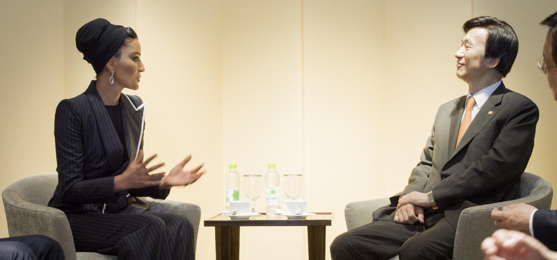 صاحبة السمو تجتمع بوزير الشؤون الخارجية الكوري