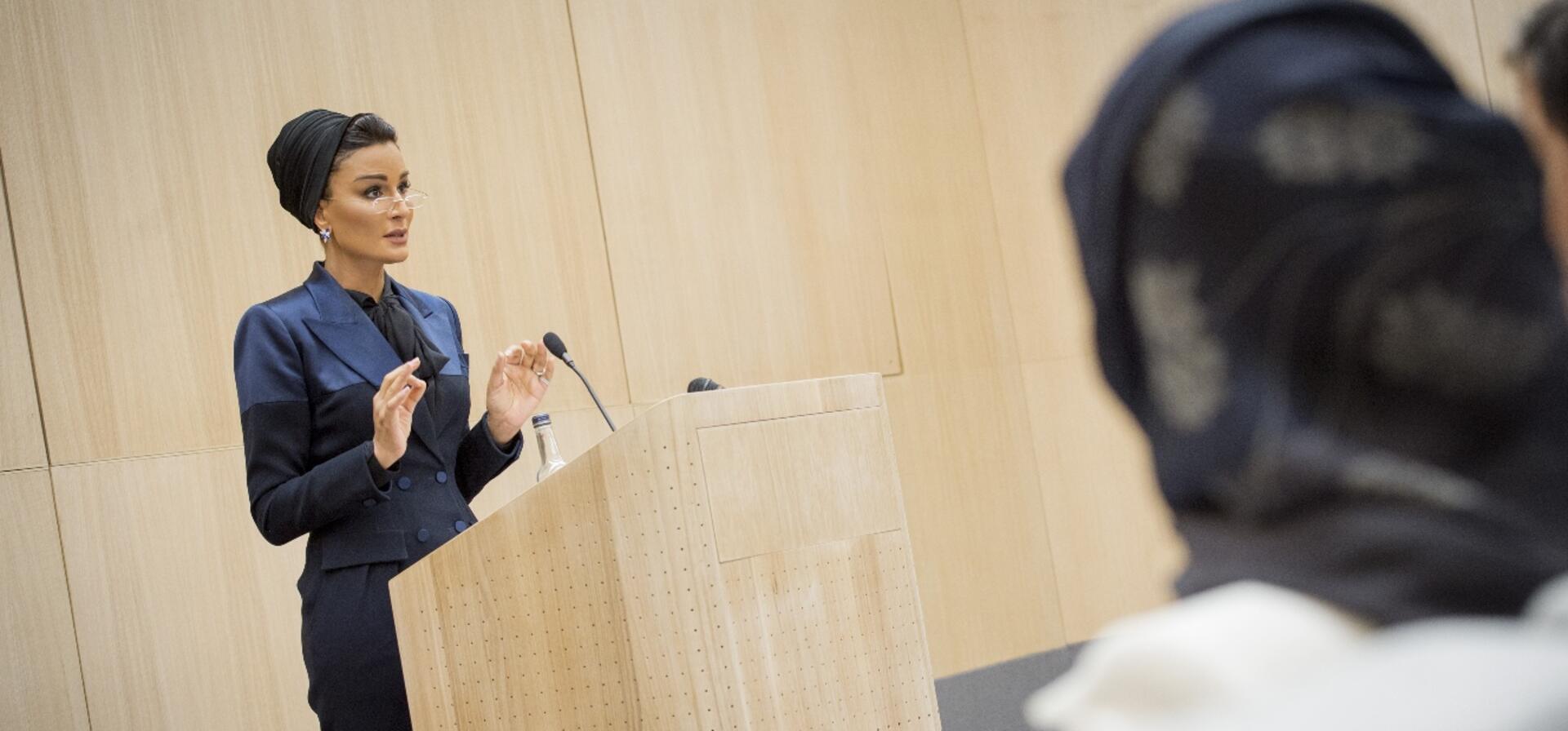 صاحبة السمو تلقي كلمة في مركز الشرق الأوسط بجامعة أوكسفورد