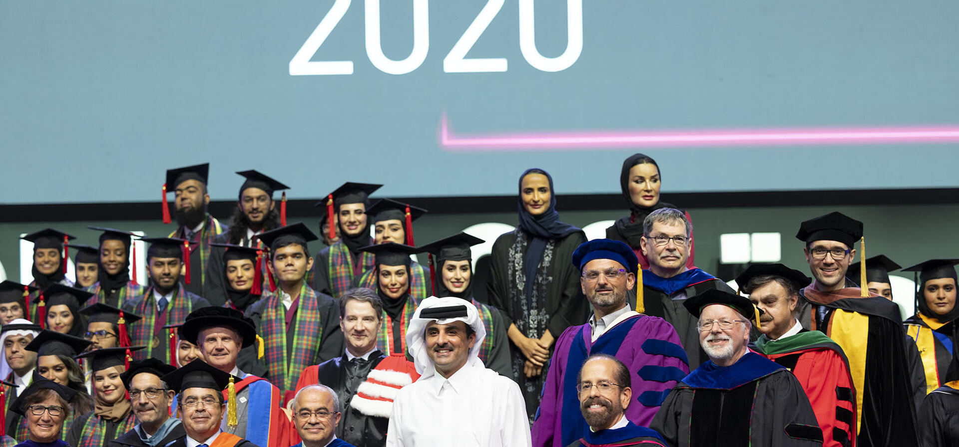 سمو الأمير يشهد حفل تكريم خريجي مؤسسة قطر