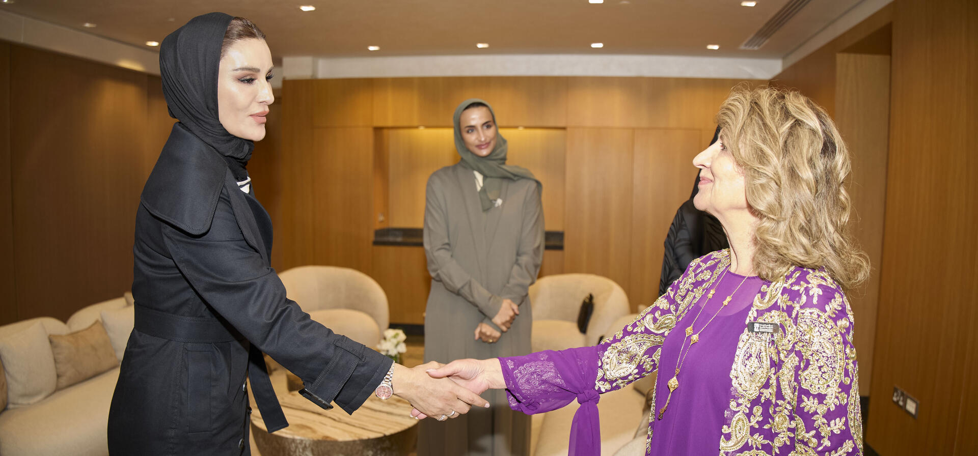 صاحبة السمو تجتمع بحرم الرئيس العراق