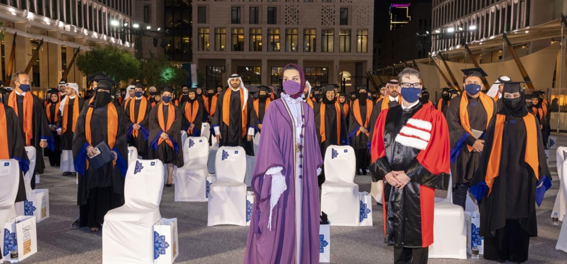 صاحبة السمو تشهد حفل تخريج طلبة جامعة الدراسات العليا لإدارة الأعمال وتدشين مبنى الجامعة الجديد