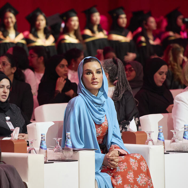 صاحبة السمو الشيخة موزا بنت ناصر تشهد حفل التخرج الأخير لجامعة كالجاري في قطر