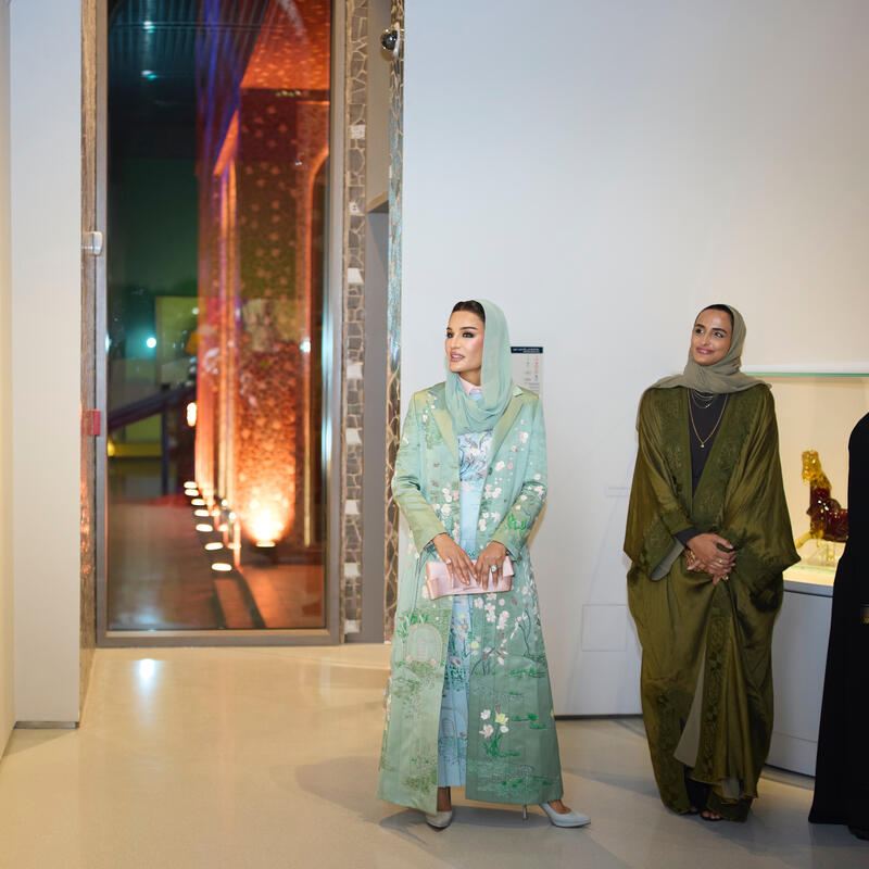  صاحبة السمو الشيخة موزا بنت ناصر تفتتح "لوح وقلم: متحف مقبول فدا حسين" في المدينة التعليمية