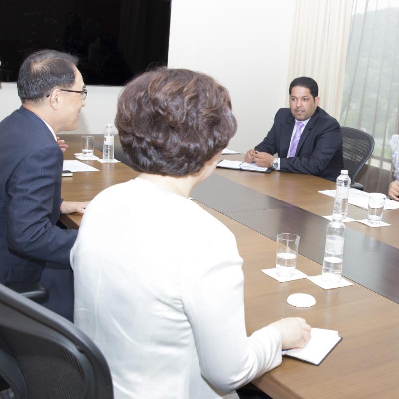 HH Sheikha Moza meets with President of the Innopolis Foundation and visits education and cultural sites in Seoul, South Korea