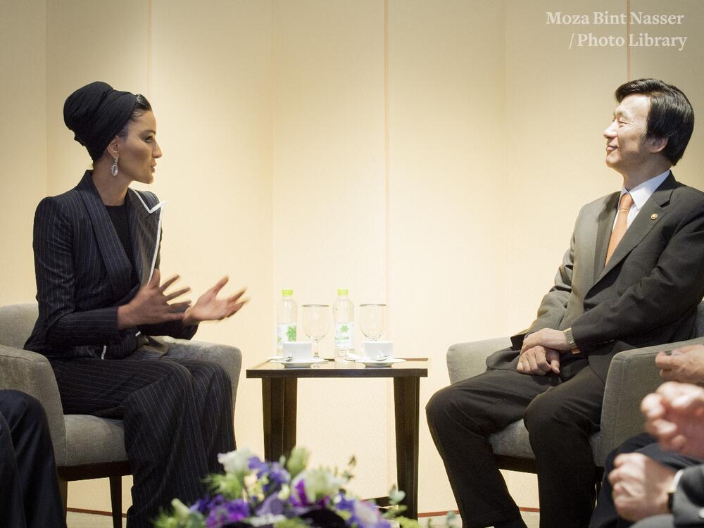 HH Sheikha Moza bint Nasser meets Korean Foreign Minister. 