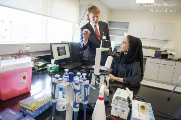 HH Sheikha Moza visits the Translational Research Institute (iTRI)