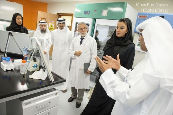 HH Sheikha Moza visits the Translational Research Institute (iTRI)