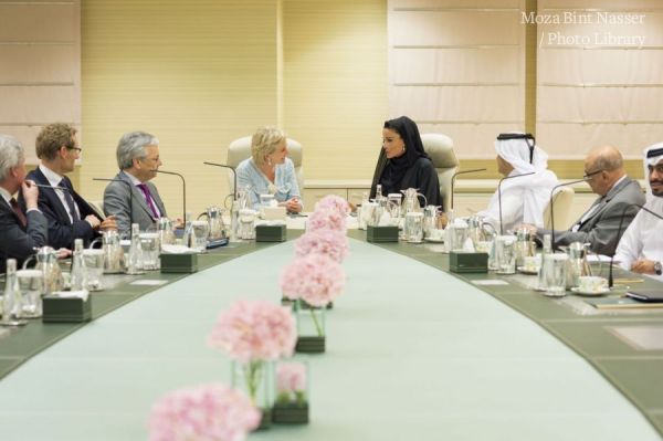 HH Sheikha Moza meets Princess Astrid 