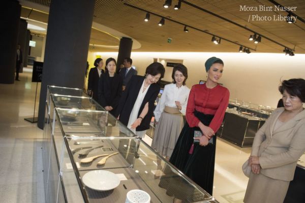 HH Sheikha Moza tours Leeum, Samsung Museum of Art