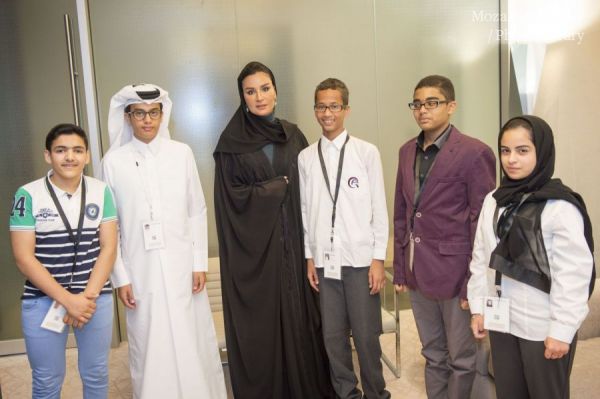 HH Sheikha Moza meets the 'Young Innovators' at WISE 2015