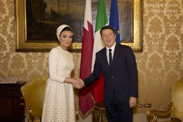 صاحبة السمو الشيخة موزا تجتمع برئيس الوزراء الايطالي