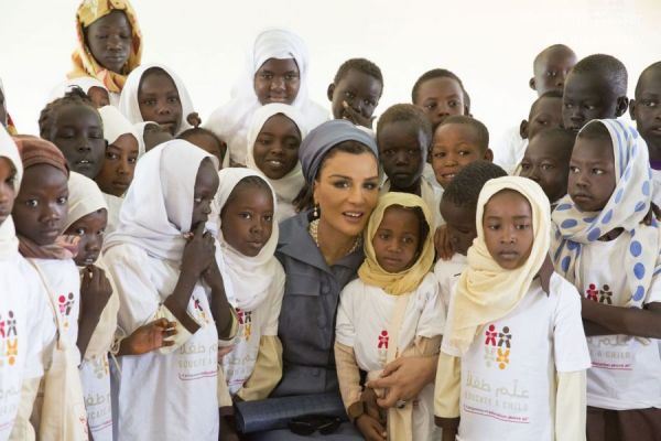 HH Sheikha Moza Visits Alternative Learning Center in Khartoum
