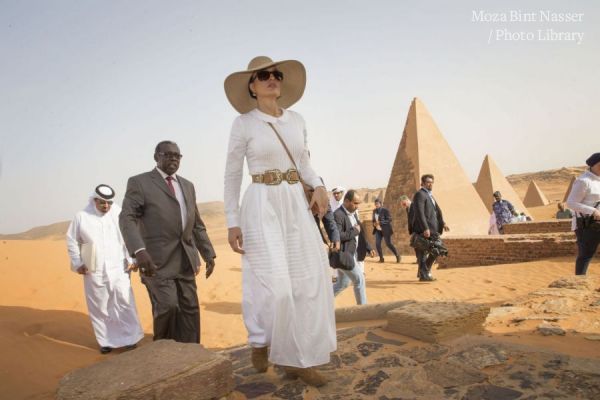 HH Sheikha Moza Visit Sudanese Pyramids