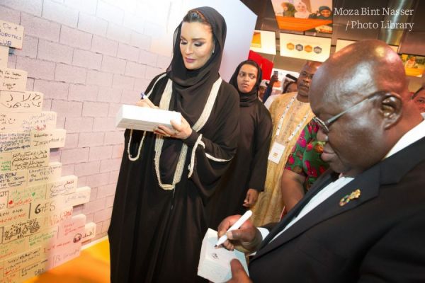 HH Sheikha Moza and President of Ghana touring the WISE Majlis