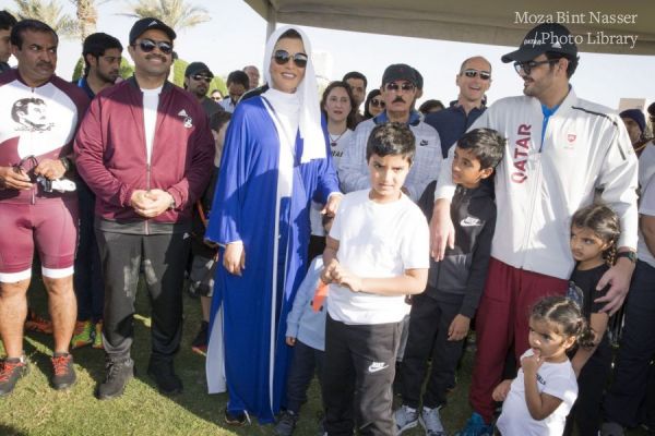  صاحبة السمو الشيخة موزا تشارك في فعاليات اليوم الرياضي للدولة بمؤسسة قطر