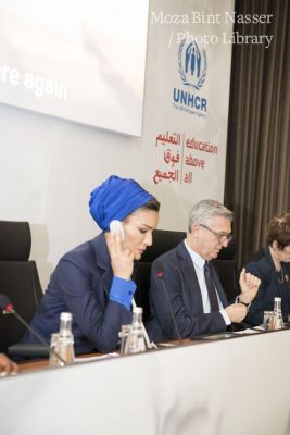 صاحبة السمو الشيخة موزا تشارك في جلسة مشتركة لمؤسسة التعليم فوق الجميع والمفوضية السامية للأمم المتحدة لشؤون اللاجئين