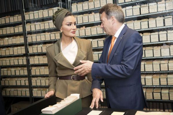 HH Sheikha Moza visits Red Cross and Red Crescent Museum 