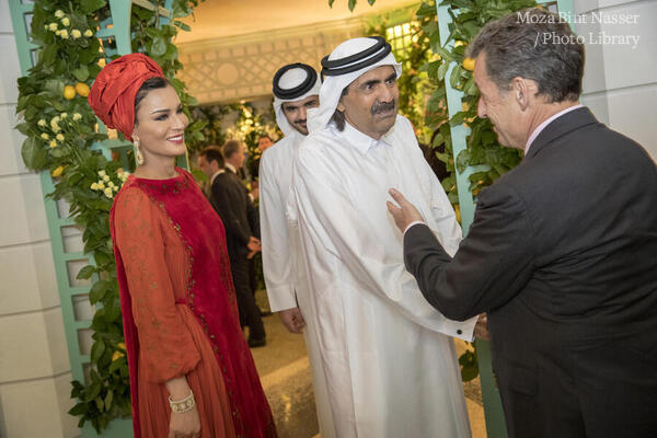 صاحبا السمو يقيمان مأدبة عشاء بقصر الوجبة بمناسبة الإفتتاح الرسمي لمكتبة قطر الوطنية