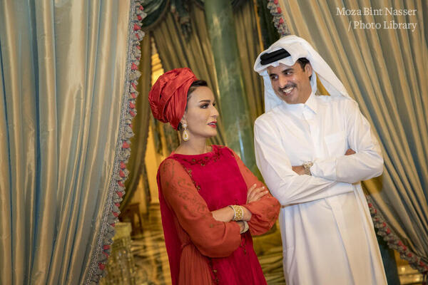 صاحبا السمو يقيمان مأدبة عشاء بقصر الوجبة بمناسبة الإفتتاح الرسمي لمكتبة قطر الوطنية
