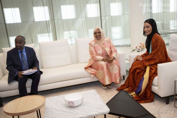 HH Sheikha Moza meets with First Lady of Somalia