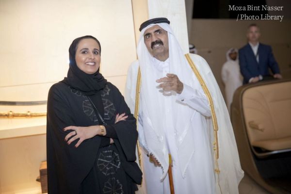 صاحبا السمو يقوما بجولة في متحف قطر الوطني