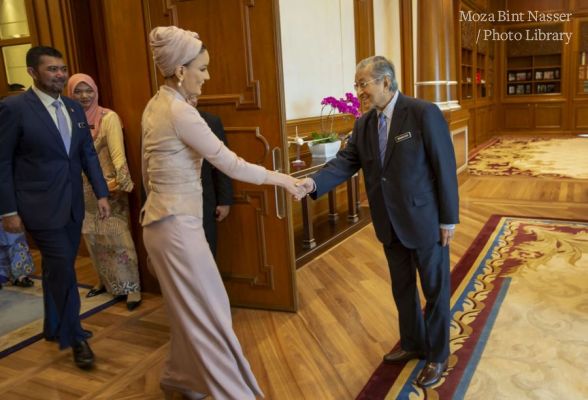 HH Sheikha Moza meets with Prime Minister of Malaysia