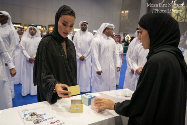 صاحبة السمو الشيخة موزا في زيارة للنسخة الثالثة من مهرجان نجاح قطري