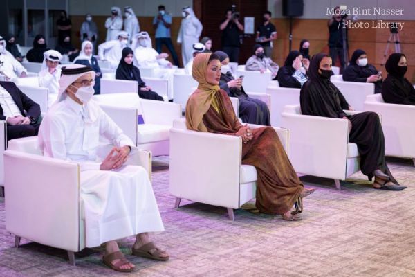 HH Sheikha Moza awards Akhlaquna winners