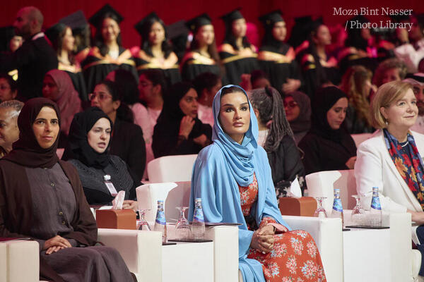 صاحبة السمو الشيخة تشهد حفل التخرج الأخير لجامعة كالجاري في قطر